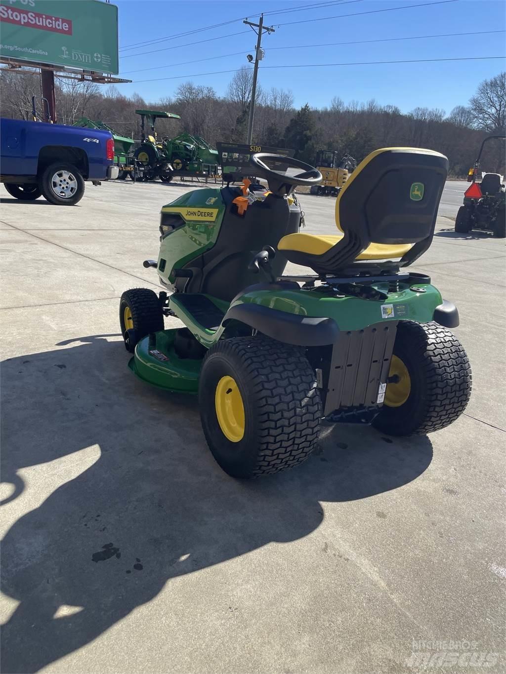 John Deere S130 Trattorini tagliaerba