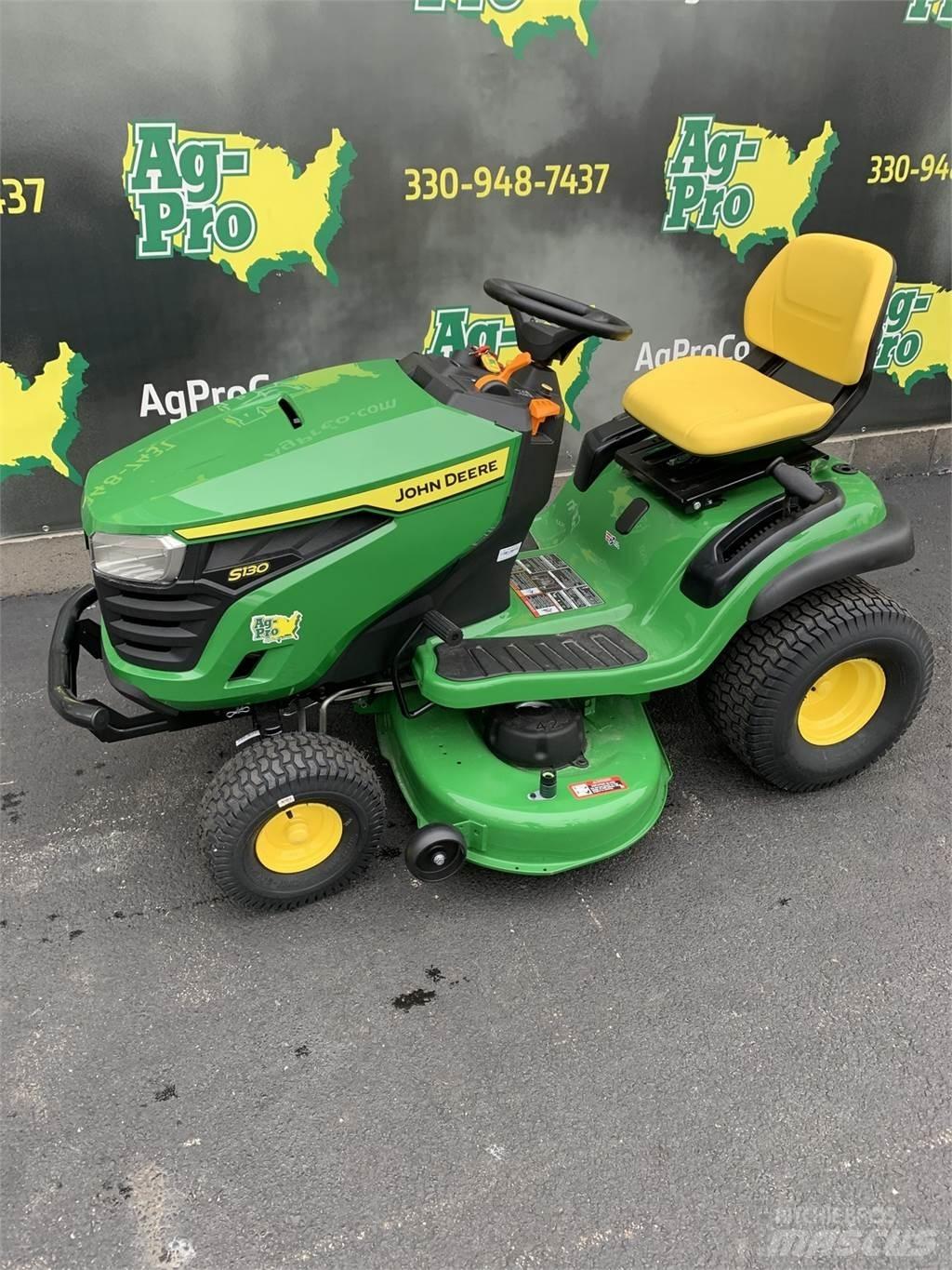 John Deere S130 Trattorini tagliaerba