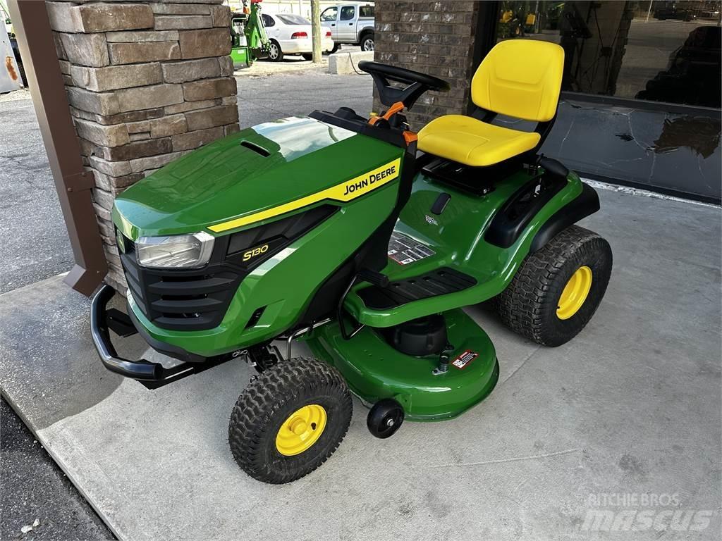 John Deere S130 Trattorini tagliaerba