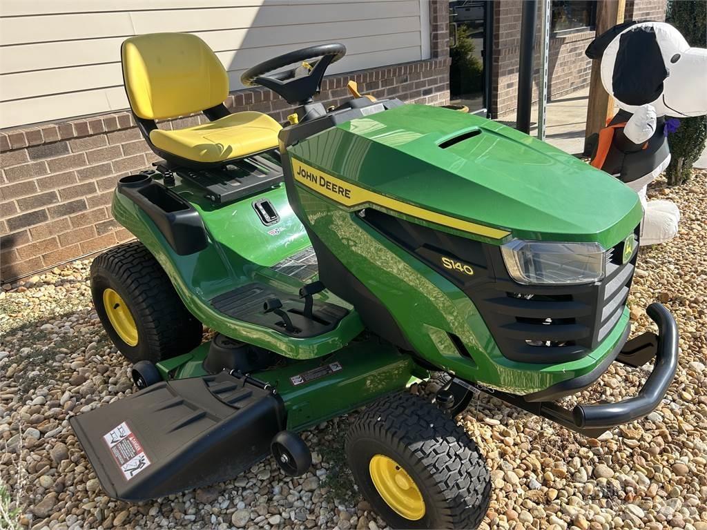 John Deere S140 Trattorini tagliaerba