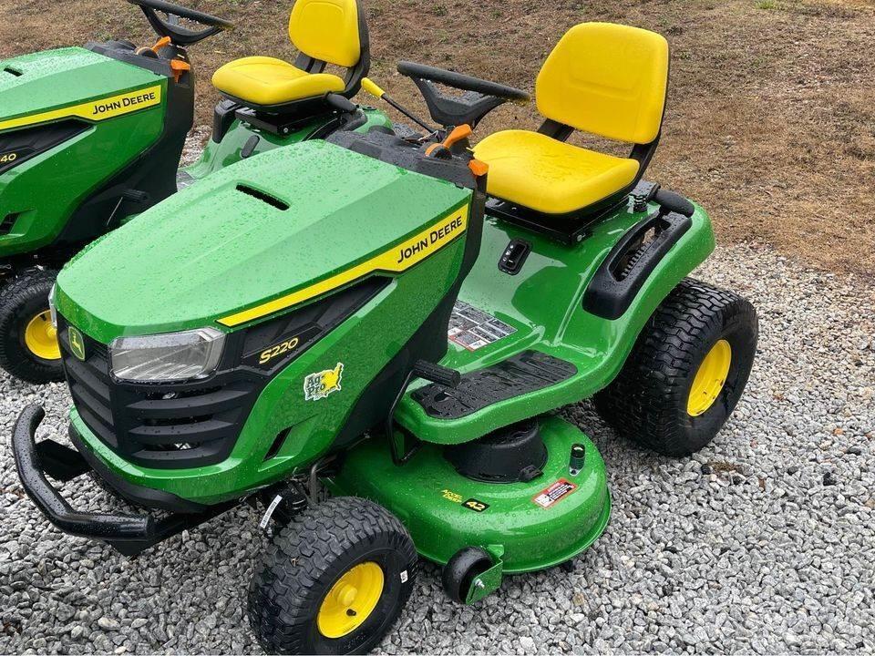 John Deere S220 Trattori compatti
