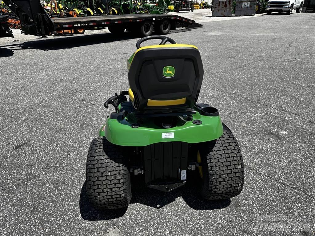 John Deere S220 Trattorini tagliaerba