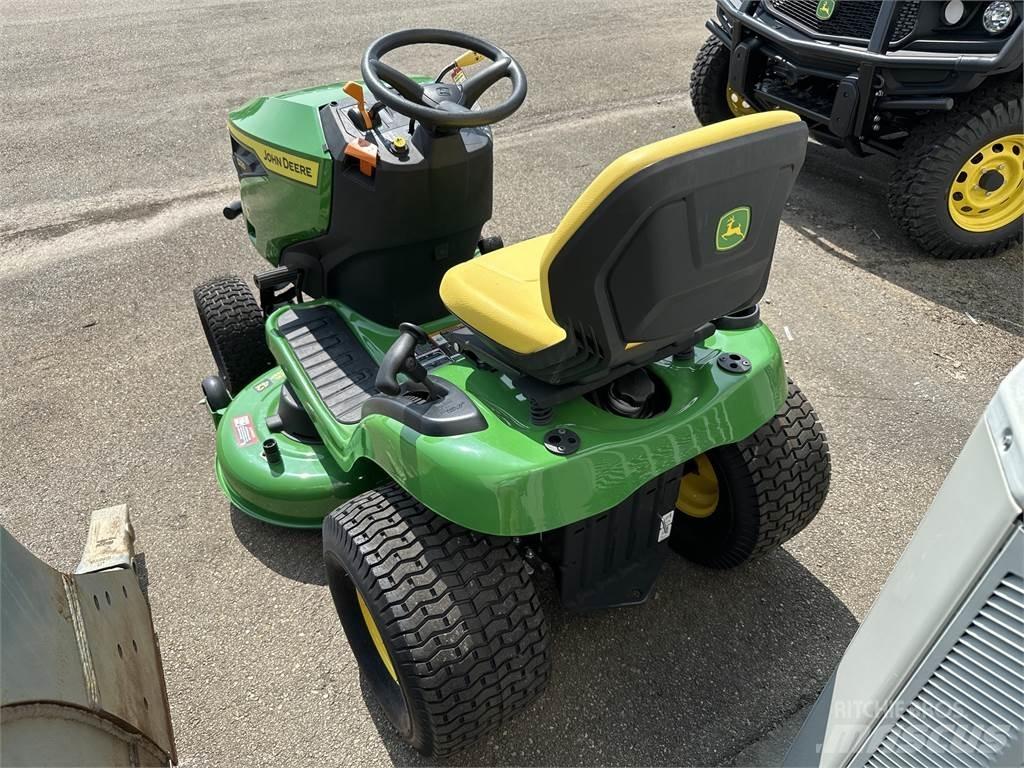 John Deere S220 Trattorini tagliaerba