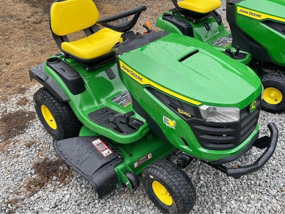 John Deere S240 Trattori compatti