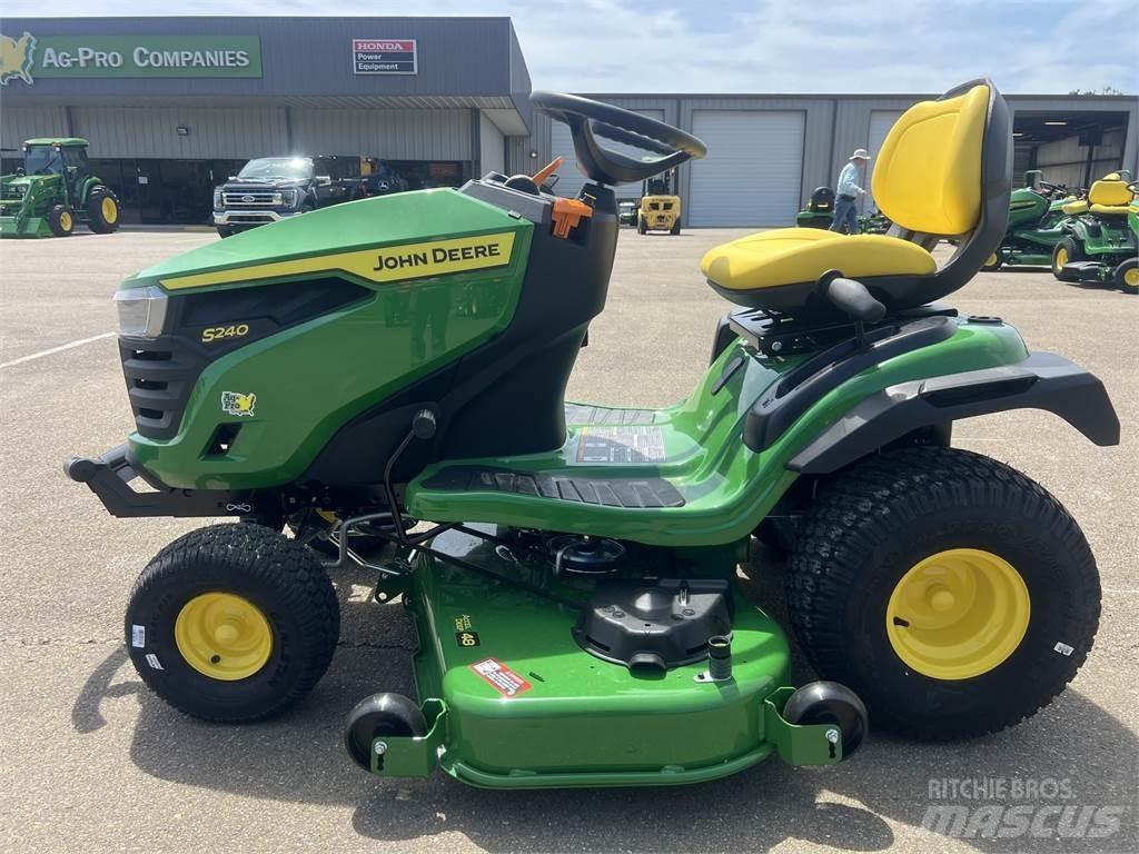 John Deere S240 Trattori compatti