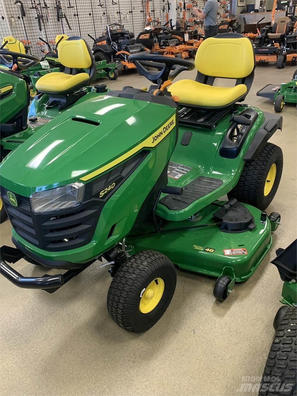 John Deere S240 Trattori compatti