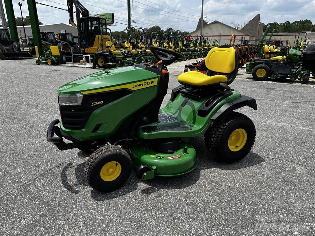 John Deere S240 Trattori compatti