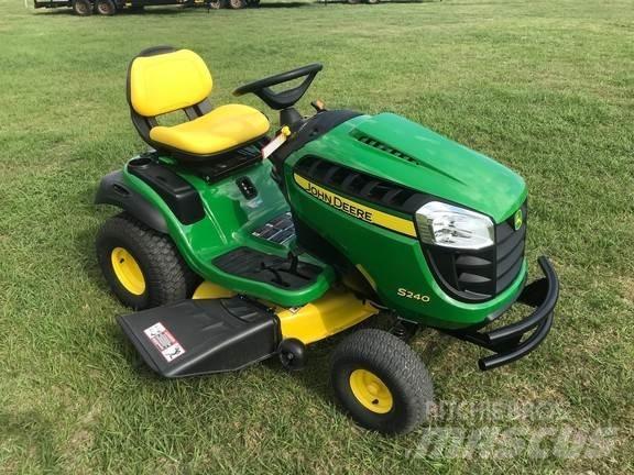 John Deere S240 Trattori compatti