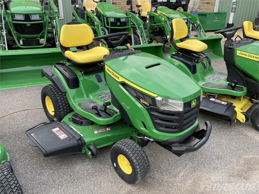 John Deere S240 Trattori compatti