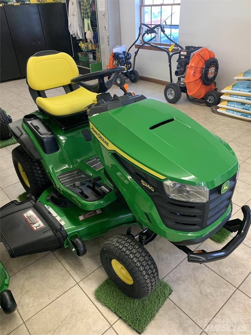 John Deere S240 Trattori compatti