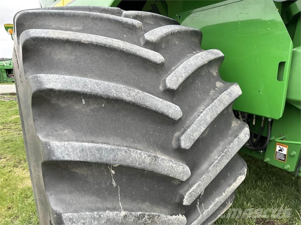 John Deere S680 Mietitrebbiatrici