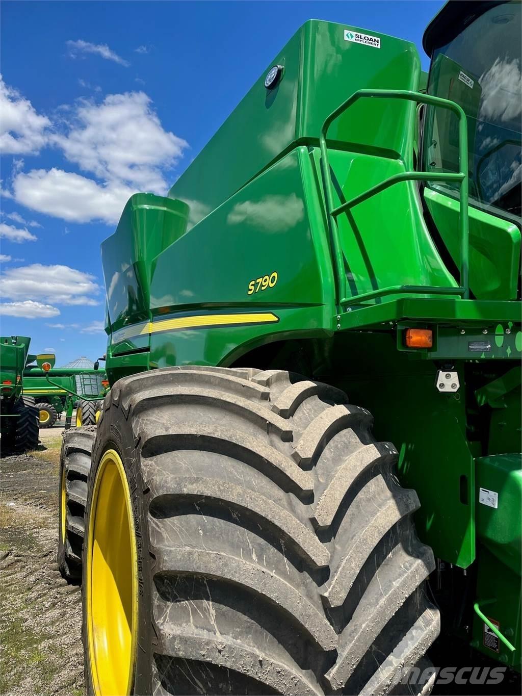 John Deere S790 Mietitrebbiatrici
