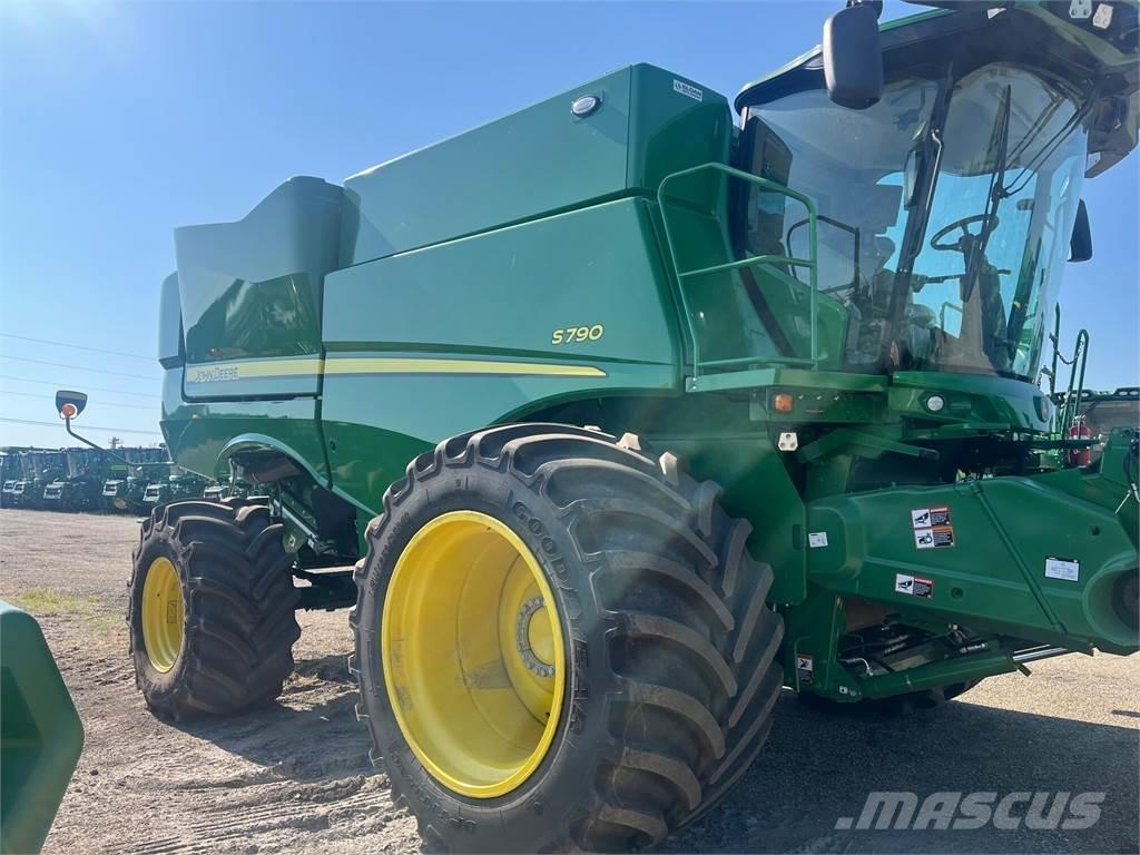 John Deere S790 Mietitrebbiatrici