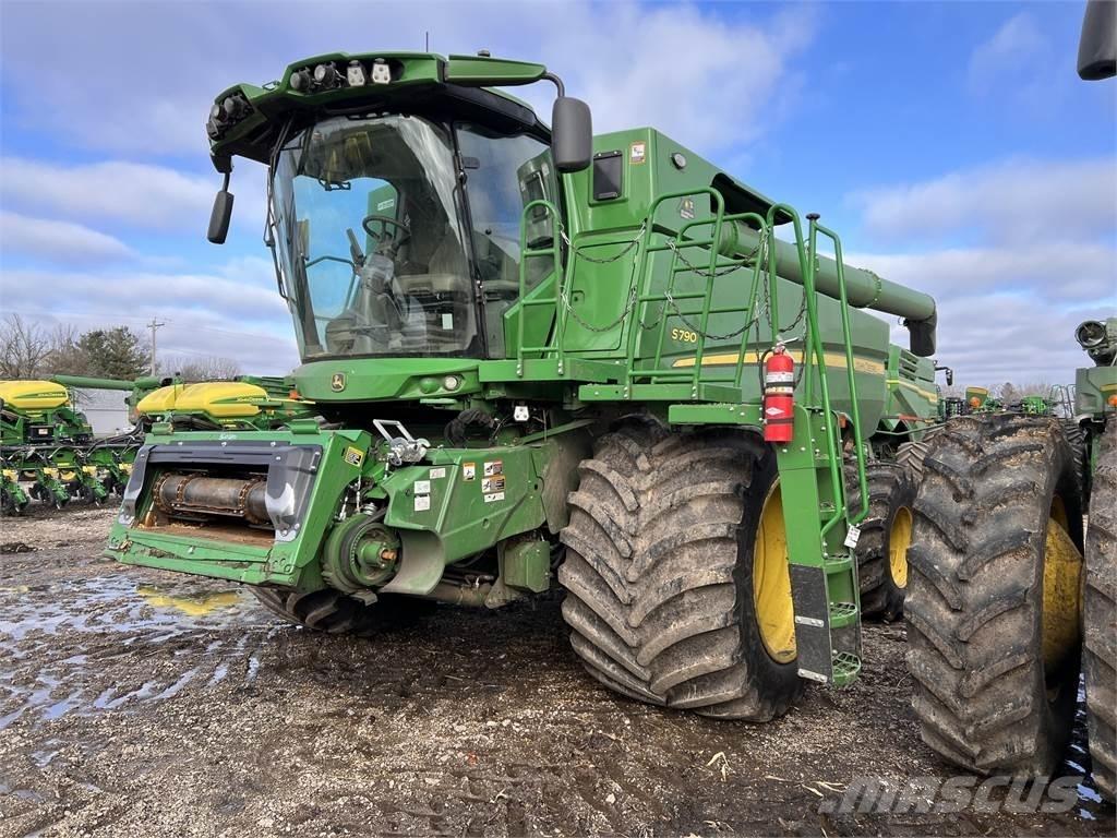 John Deere S790 Mietitrebbiatrici