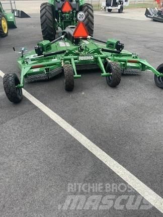 John Deere TS10 Trinciatrici, tagliatrici e srotolatrici per balle