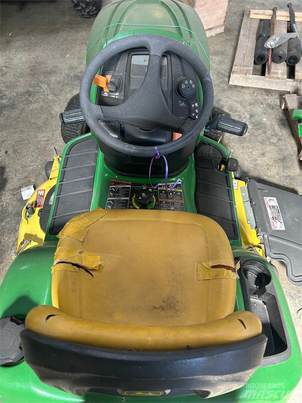 John Deere X300 Trattorini tagliaerba