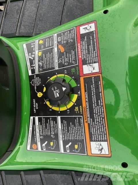 John Deere X380 Trattori compatti
