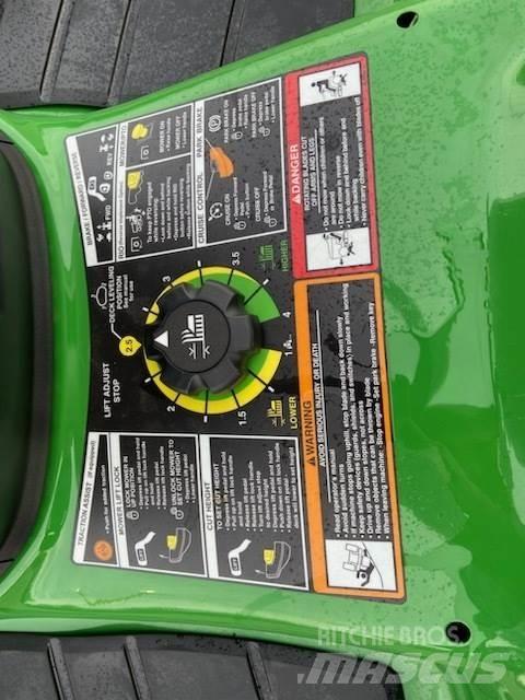 John Deere X380 Trattori compatti