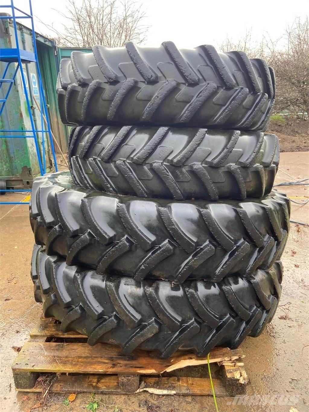  Row Crop Wheels Pneumatici, ruote e cerchioni