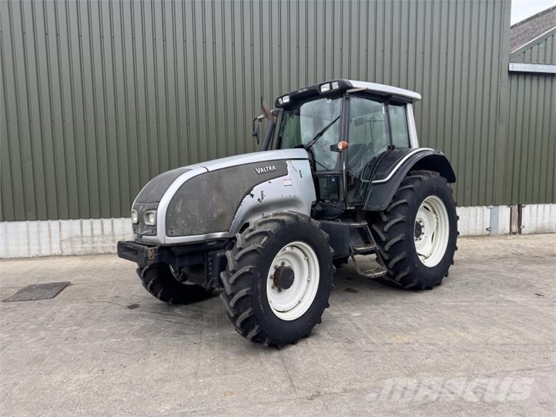 Valtra T 121 Trattori