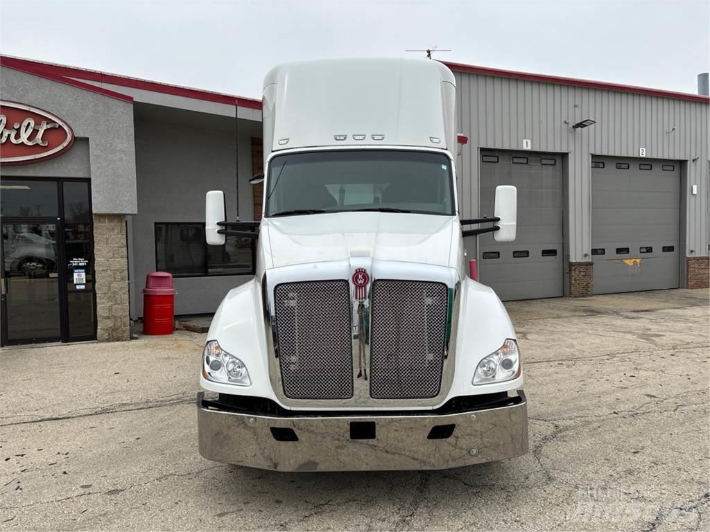 Kenworth T680 Motrici e Trattori Stradali