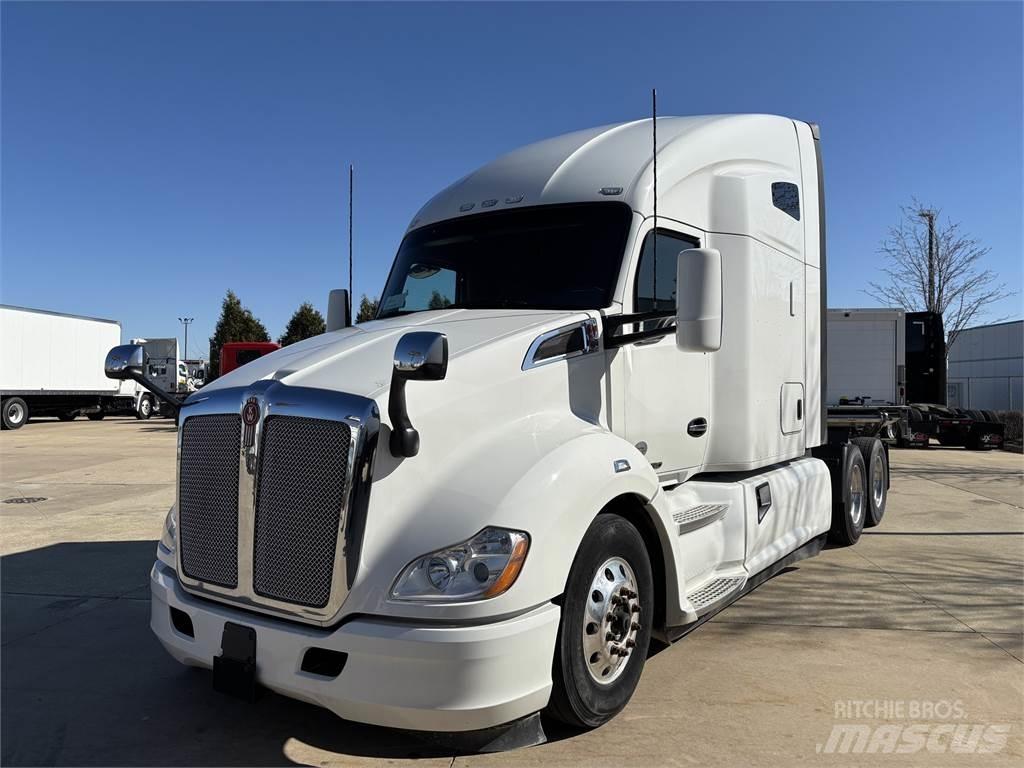Kenworth T680 Motrici e Trattori Stradali
