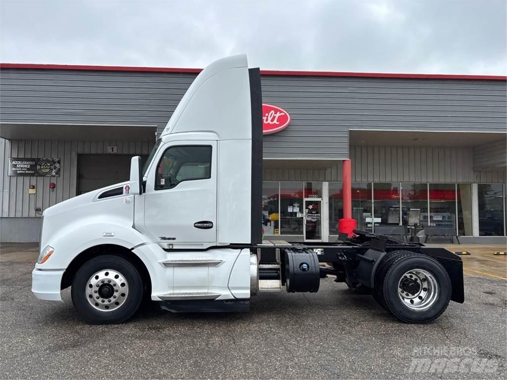 Kenworth T680 Motrici e Trattori Stradali