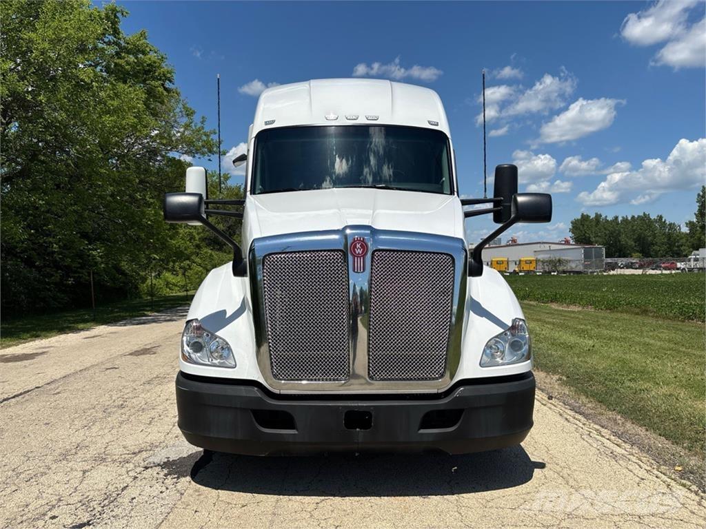 Kenworth T680 Motrici e Trattori Stradali
