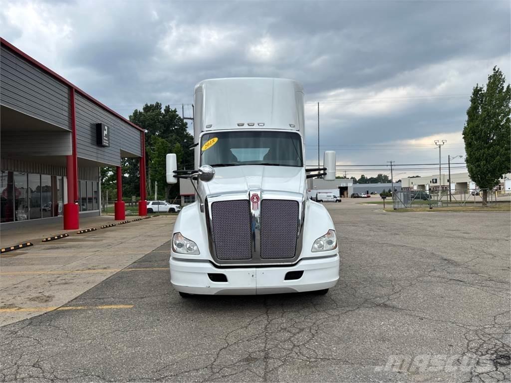 Kenworth T680 Motrici e Trattori Stradali