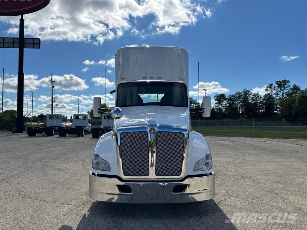 Kenworth T680 Motrici e Trattori Stradali