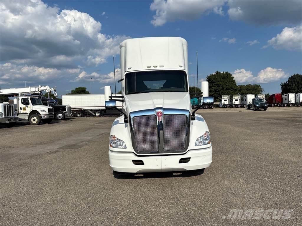 Kenworth T680 Motrici e Trattori Stradali