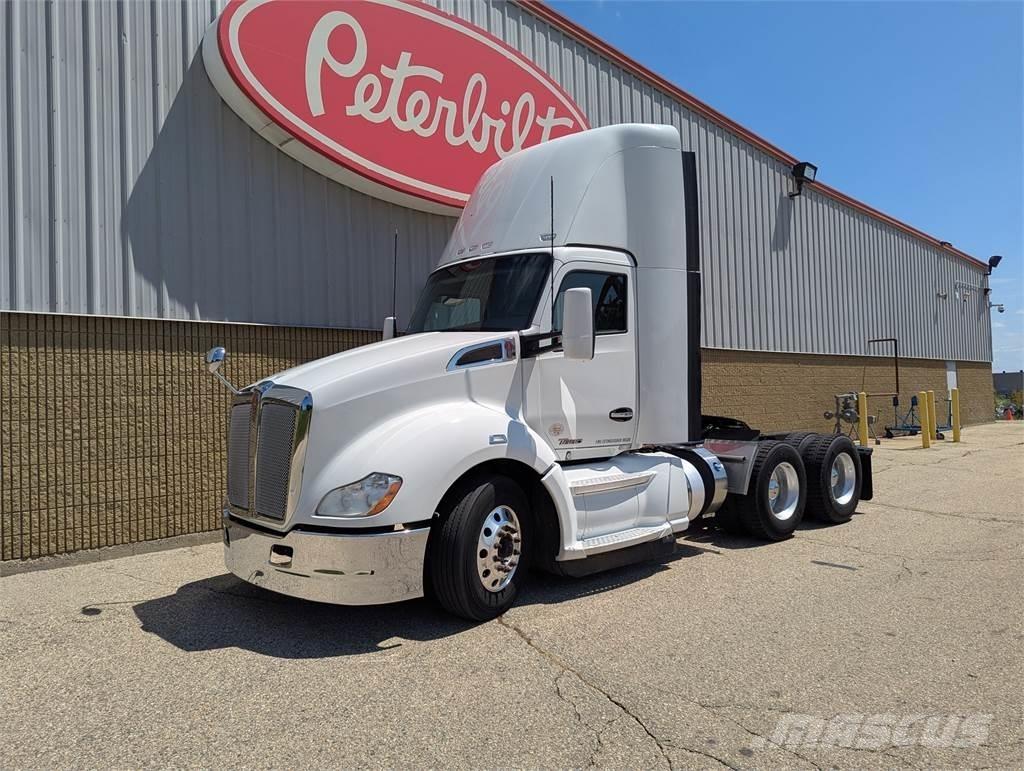 Kenworth T680 Motrici e Trattori Stradali