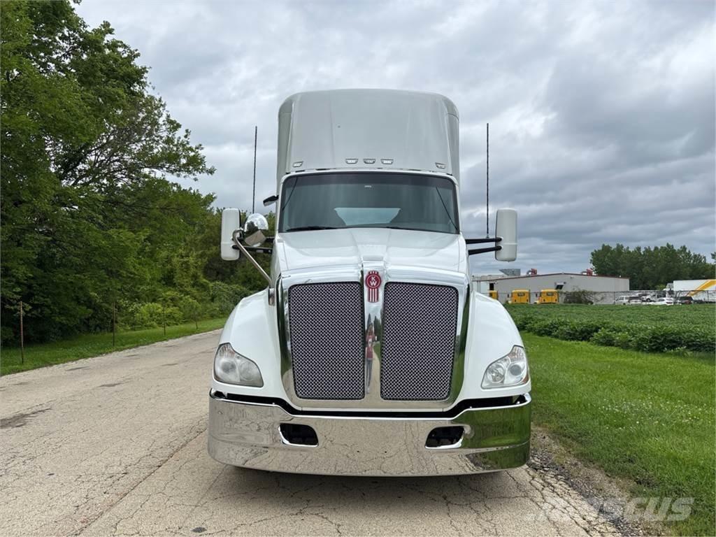 Kenworth T680 Motrici e Trattori Stradali