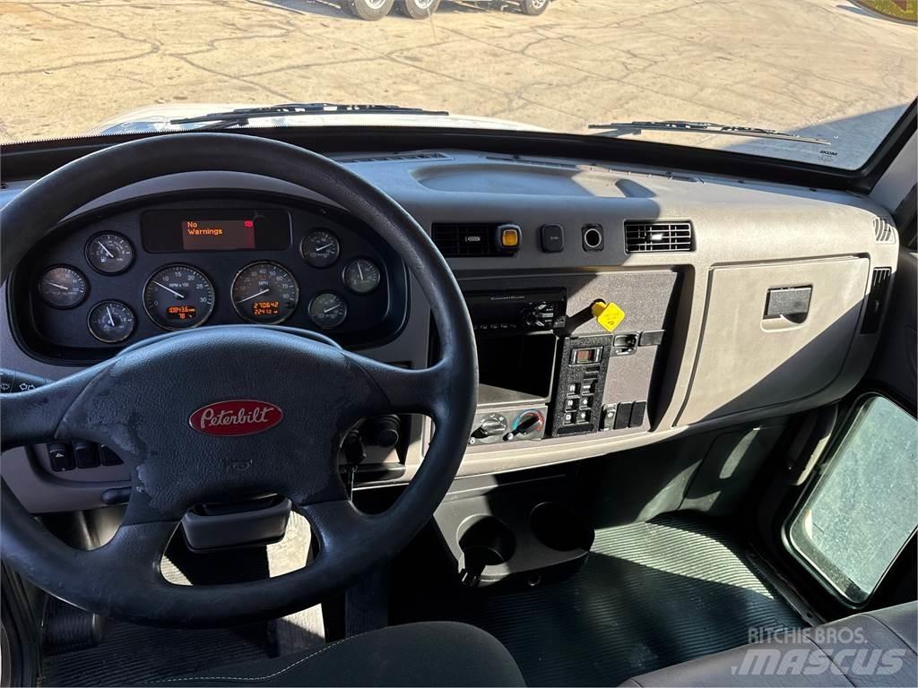 Peterbilt 337 Camion cassonati