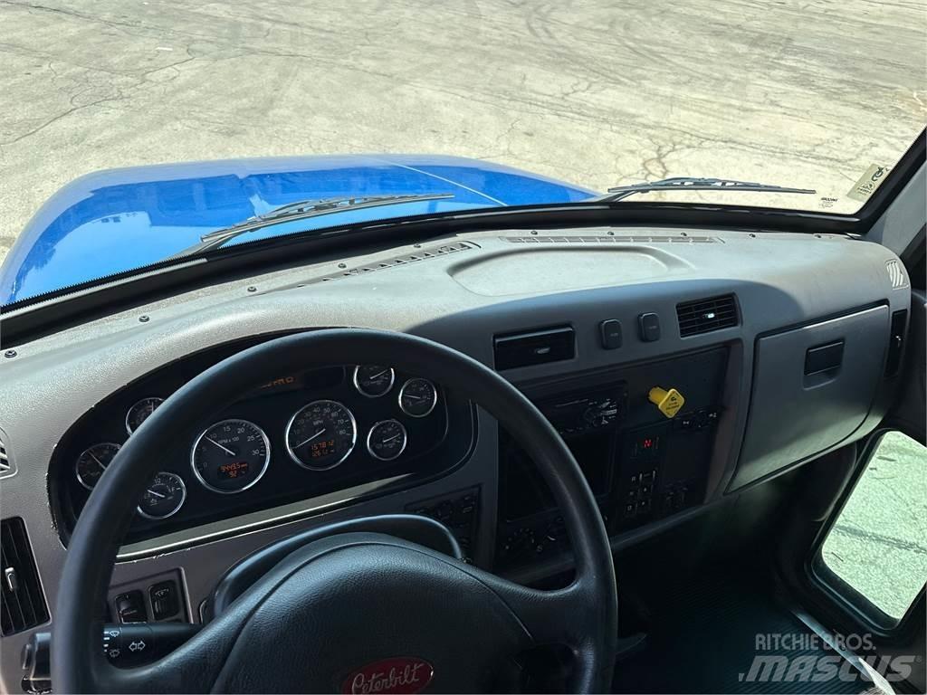 Peterbilt 337 Camion altro