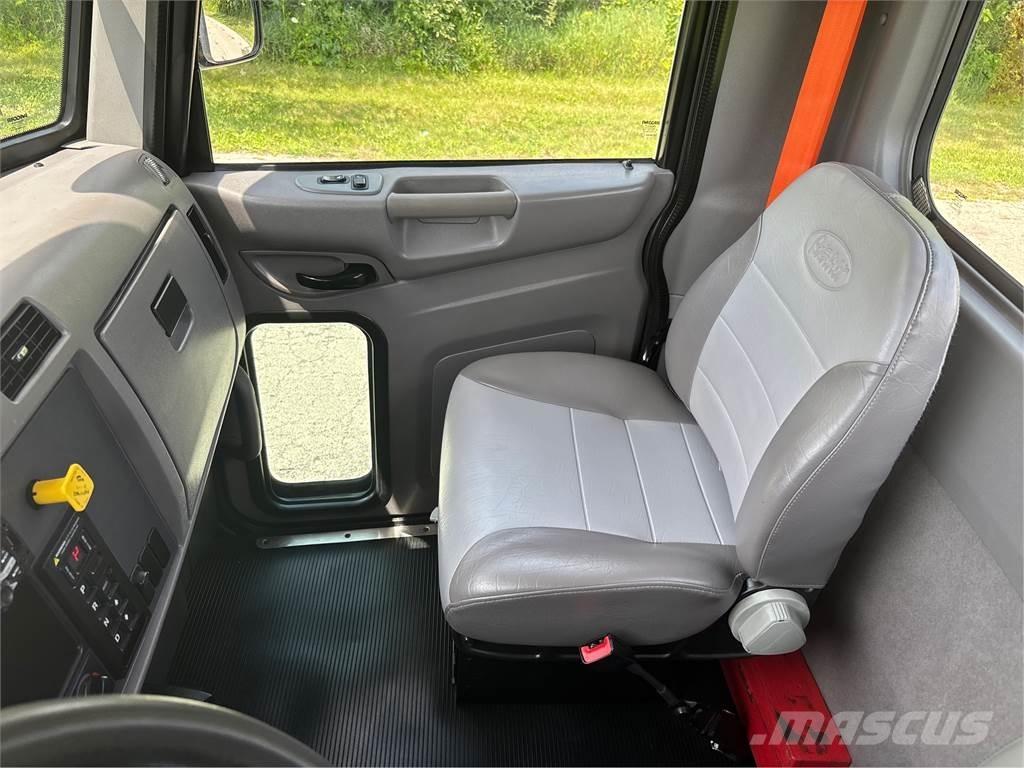Peterbilt 337 Autocabinati