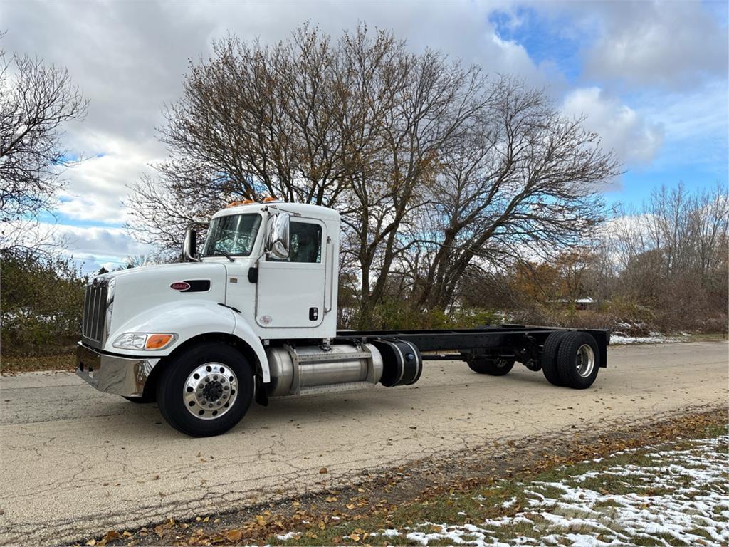 Peterbilt 337 Camion altro