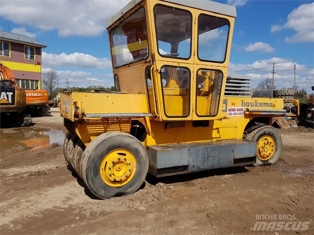 Bomag SGW-17 Rulli gommati