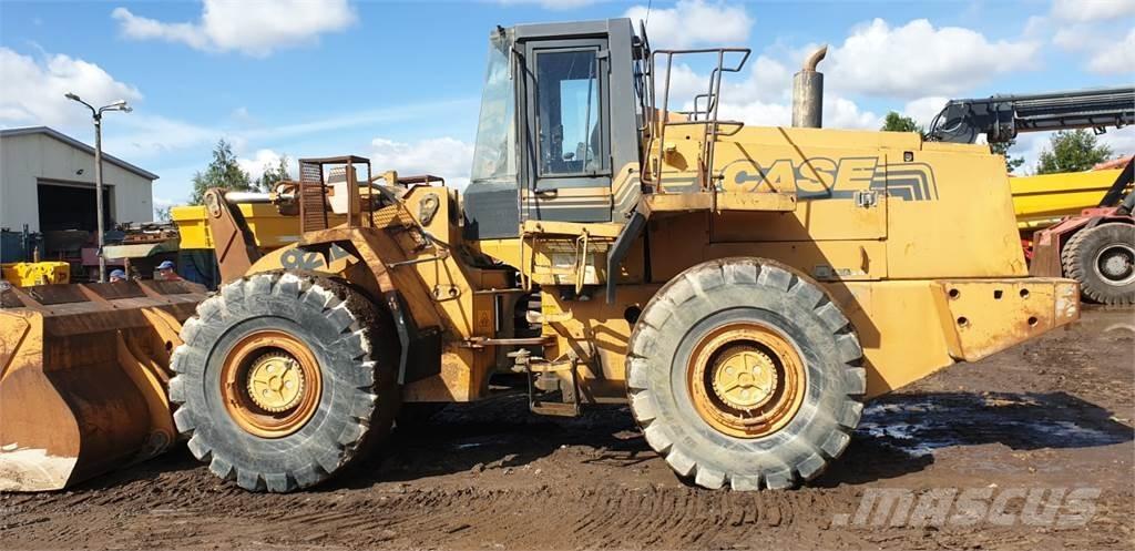 CASE 921 B Pale gommate