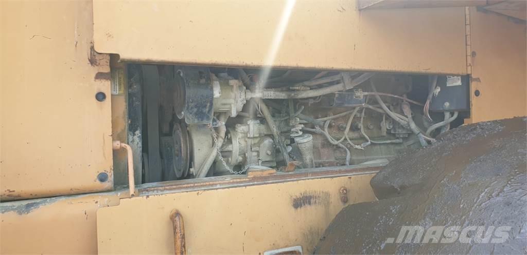 CASE 921 B Pale gommate