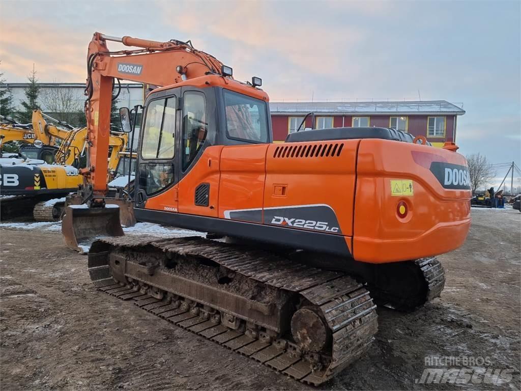 Doosan DX225LC Escavatori cingolati
