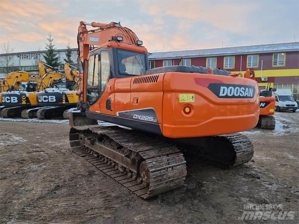 Doosan DX225LC Escavatori cingolati