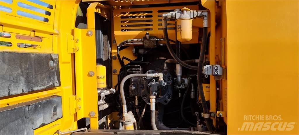 JCB JS220LC Plus + Escavatori cingolati