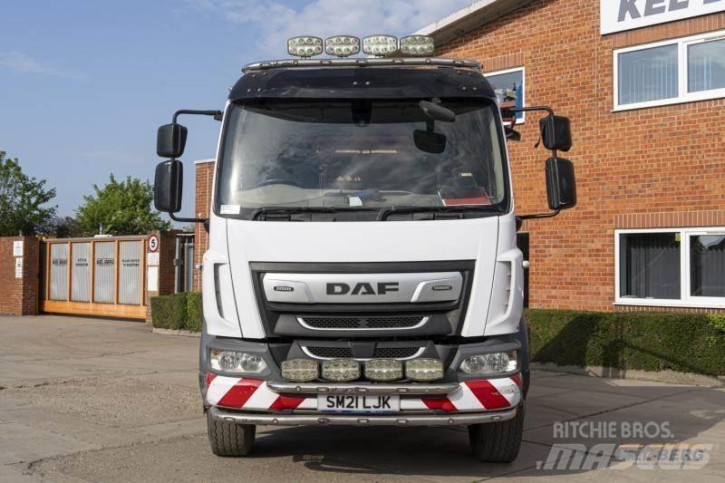 DAF  Camion con gancio di sollevamento