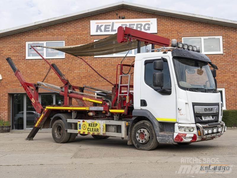 DAF  Camion con gancio di sollevamento