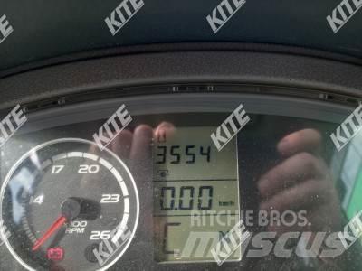 CLAAS Axion 820 Trattori