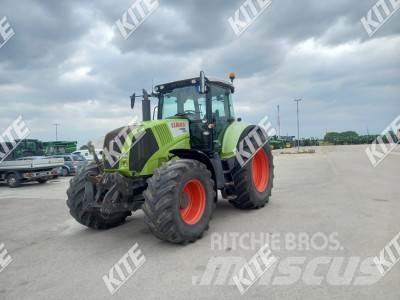 CLAAS Axion 820 Trattori