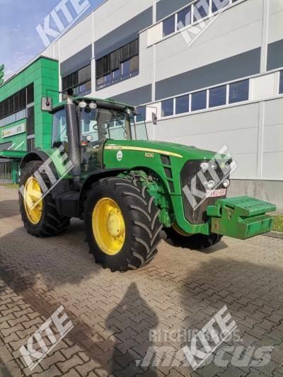 John Deere 8230 Trattori