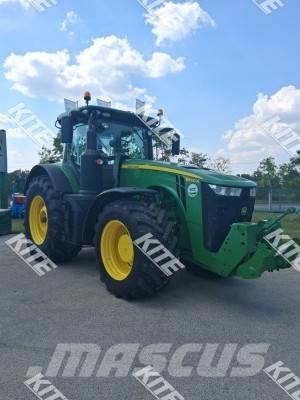 John Deere 8400R Trattori