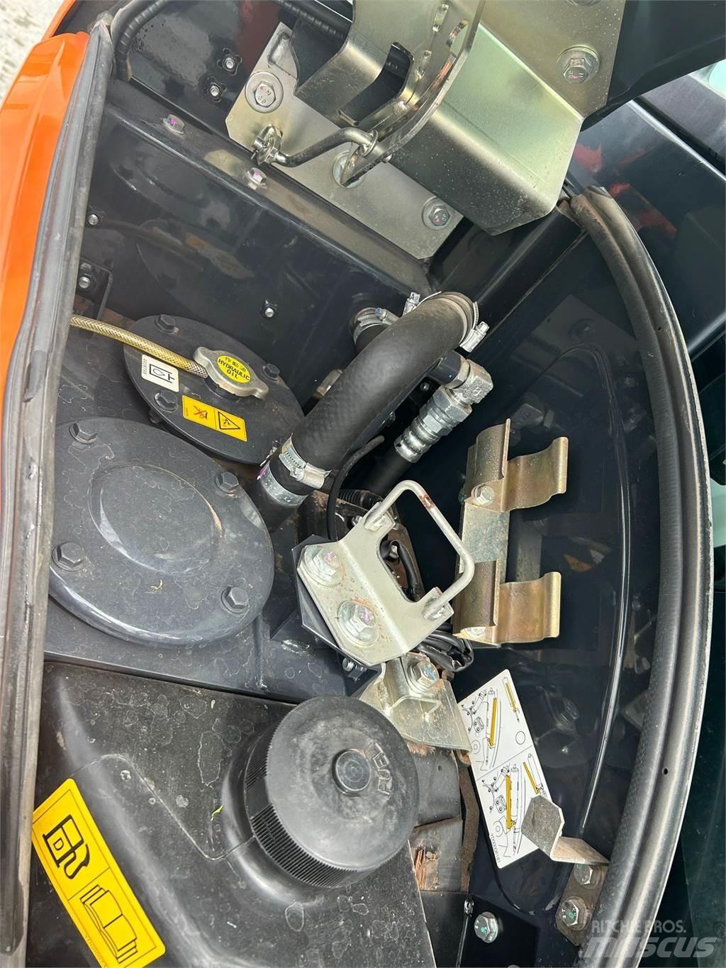 Hitachi ZX38U-6 Escavatori cingolati